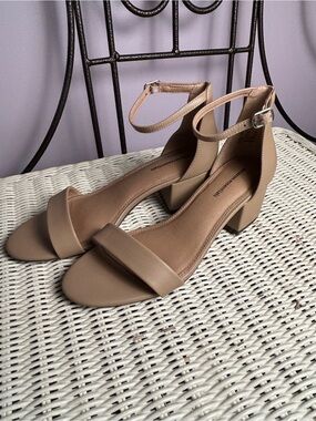 Nude Beige Two Strap Ankle Strap Block Heel Sandals Size 8 Amazon Essentials
